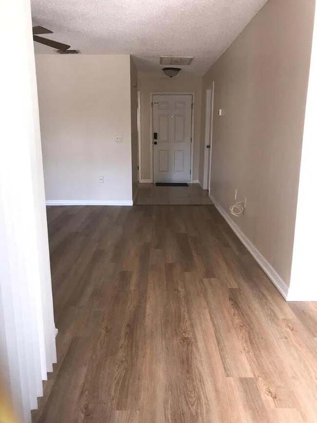 Building Photo - 9414 Nakoma Way