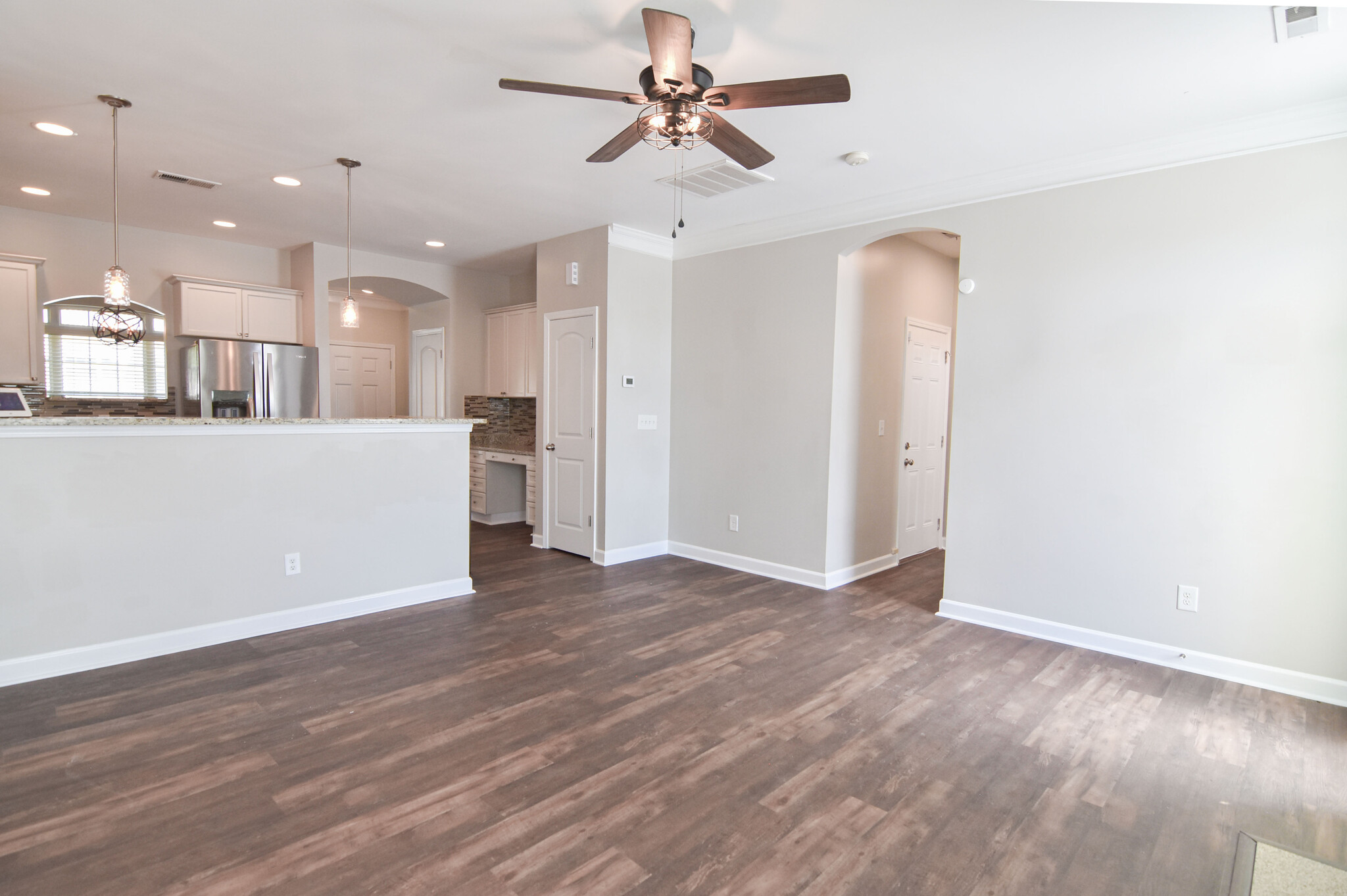 Building Photo - 2913 White Willow Rd