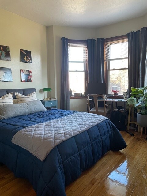 Building Photo - 219 Park Dr