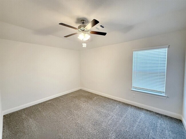 Building Photo - 7001 Windmill St
