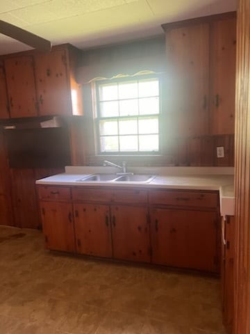 Building Photo - 2 Bedroom 1 bathroom