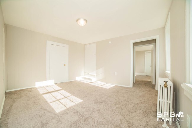 Building Photo - 33 N Penn St