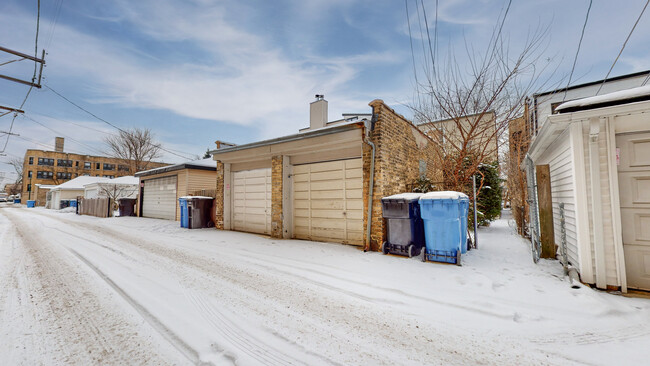 Building Photo - 4519 N Artesian Ave