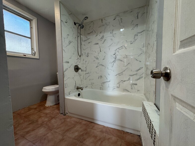 Building Photo - 579 Avenue A