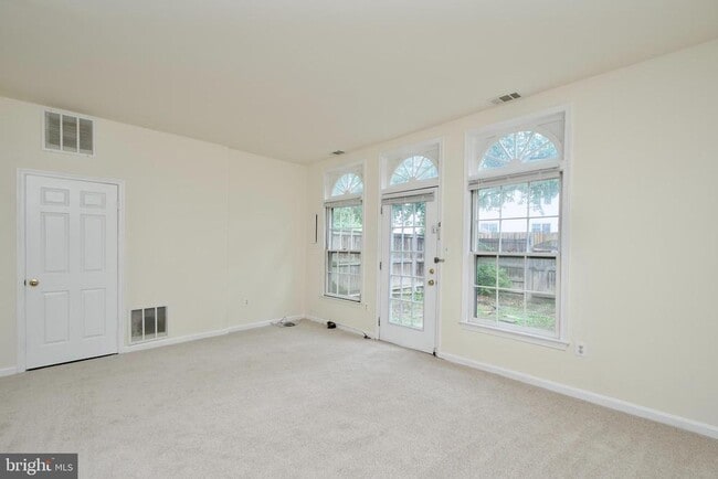 Building Photo - 7810 Lake Pleasant Dr