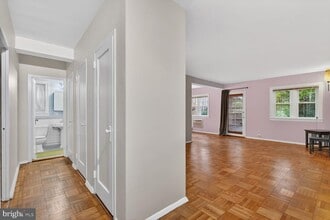 Building Photo - 1536 Mt Eagle Pl