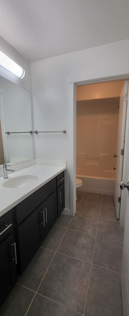 Building Photo - 5332 Silver Clover Ln