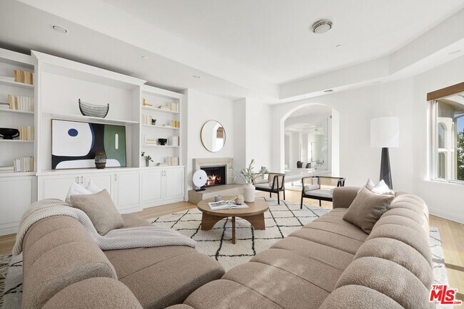 Building Photo - 1939 Stradella Rd