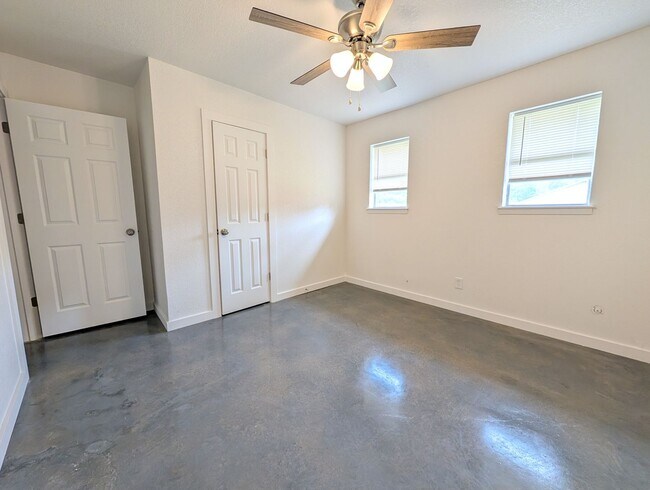 Building Photo - Updated Arkansas Unit at Brookridge