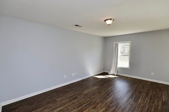 Building Photo - 1009 Providence Plantation Dr