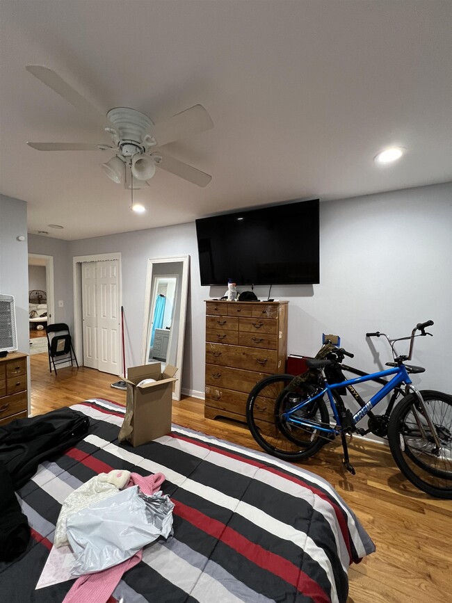 Building Photo - 3586 John F. Kennedy Blvd