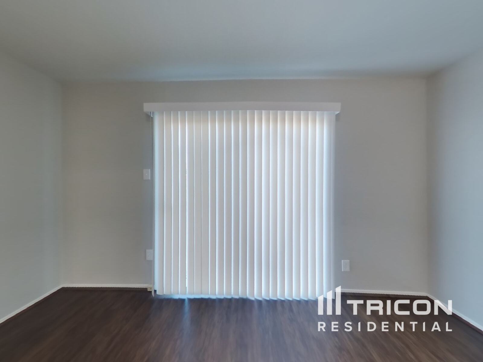 Building Photo - 325 Ladera Dr