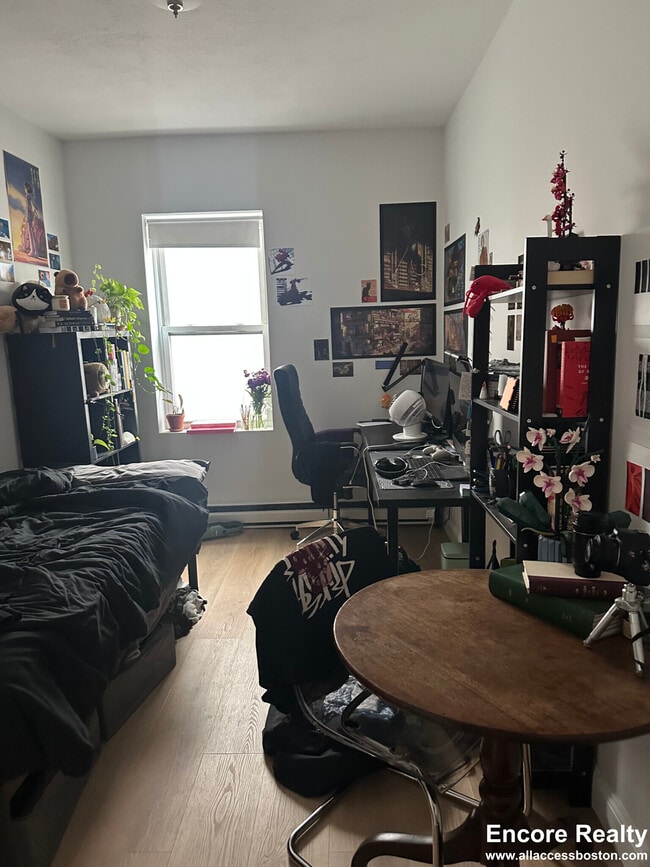 Building Photo - 111 Norway St