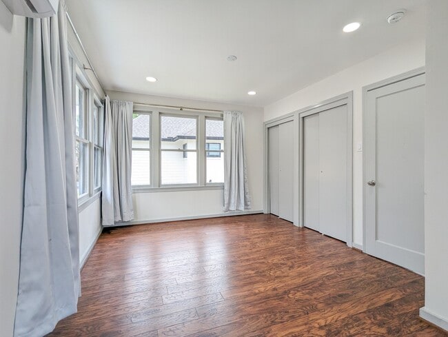 Building Photo - 2306 Addison Rd