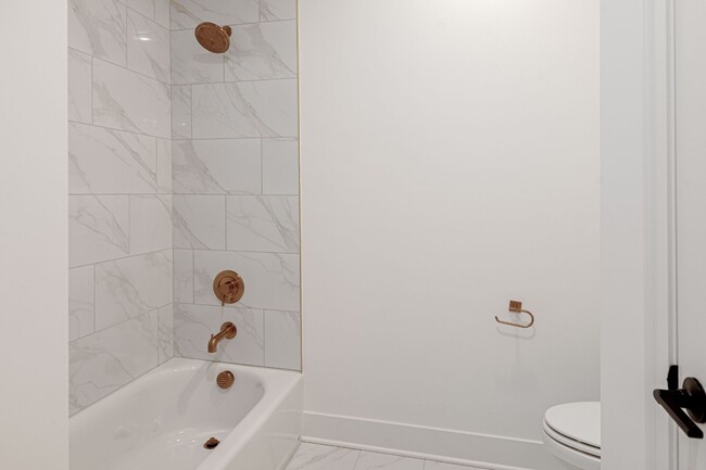 Building Photo - 3049 Inman Dr
