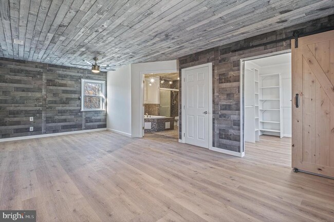 Building Photo - 312 N Hammonds Ferry Rd