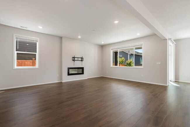 Building Photo - Stunning Newer Construction 4 Bedroom Home in Canyon Creek – Spacious, Stylish & Ideally Located