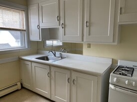 Building Photo - 464 Highland Ave