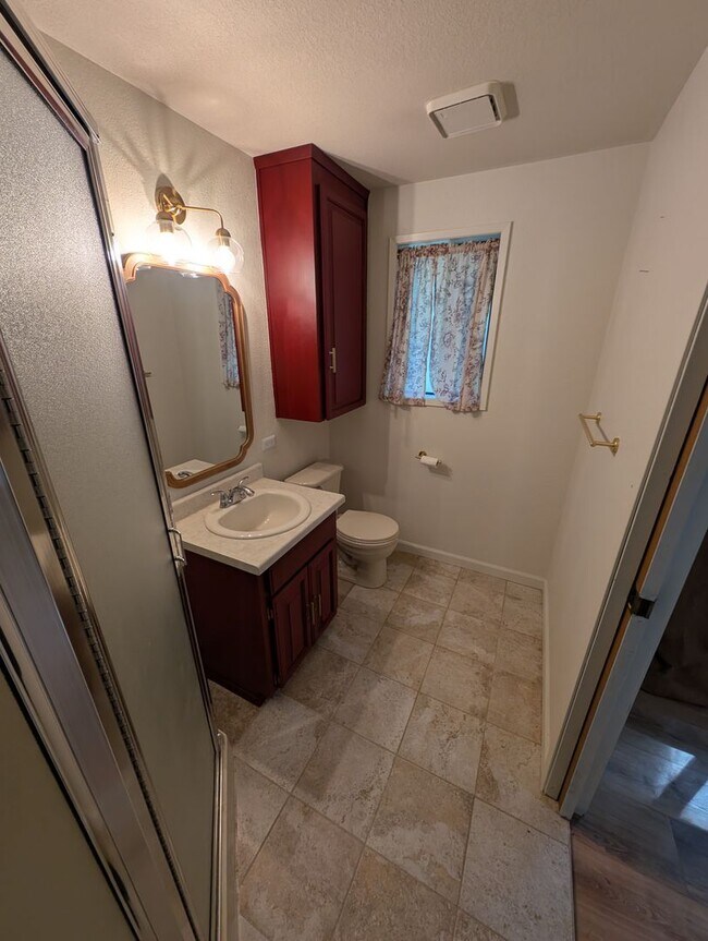 Building Photo - Tracyton Stunner! Available Now! 1/3 Acre FULLY Fenced.