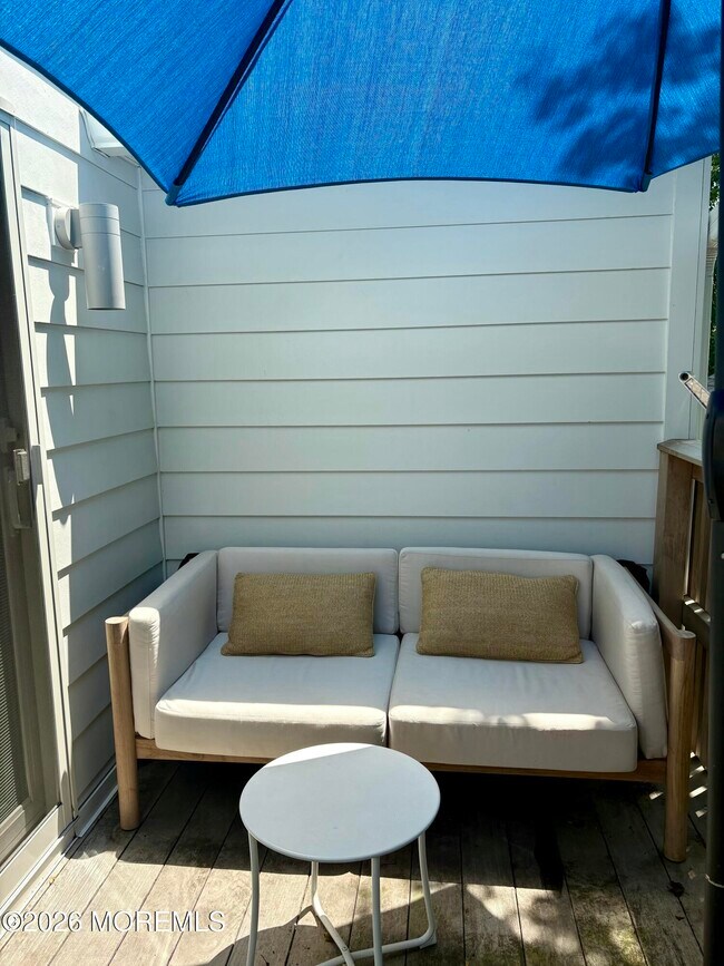 Building Photo - 121 Bridge Ave