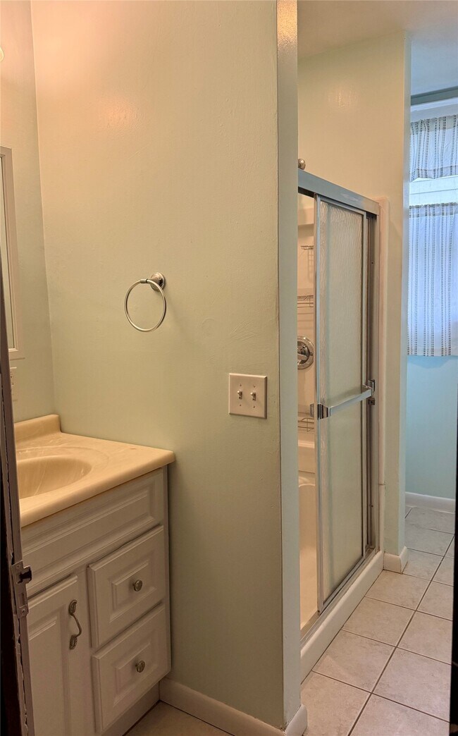 Building Photo - 1 Euclid Ave