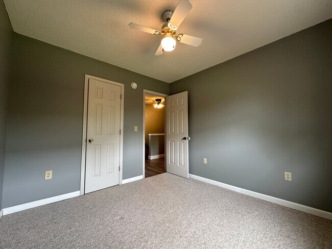 Building Photo - 3 bedroom, 2 bath house in Kingsport