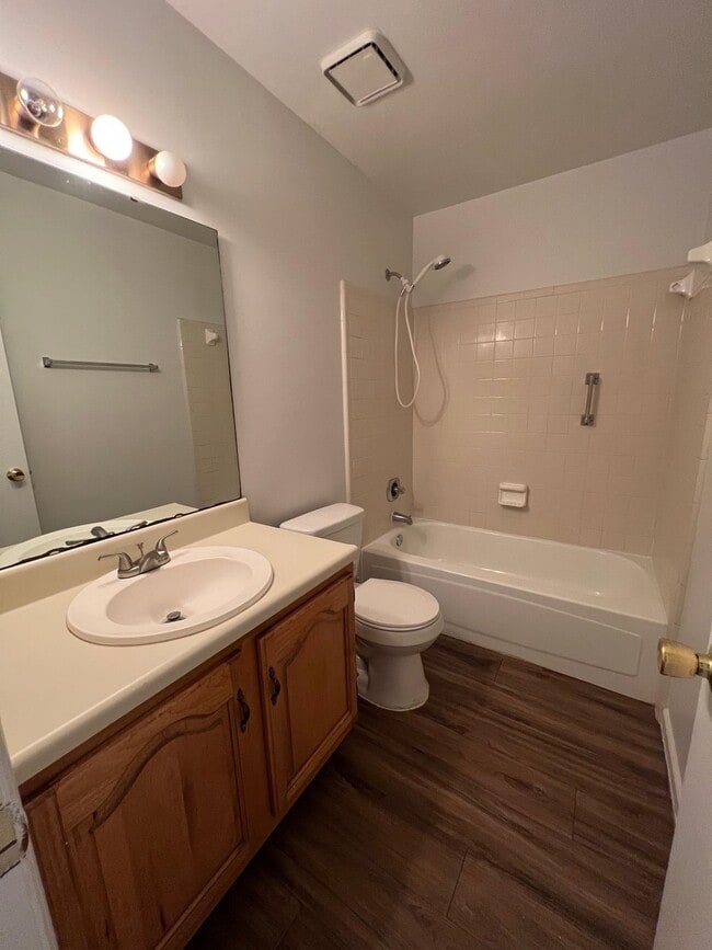 Building Photo - 2652 Millbank Dr