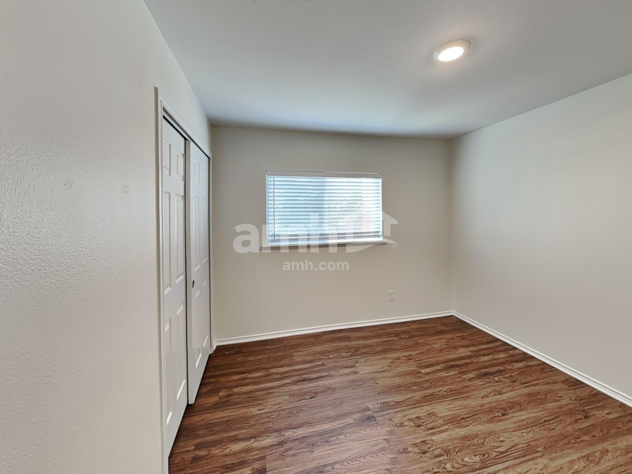 Building Photo - 7919 Oak Pointe
