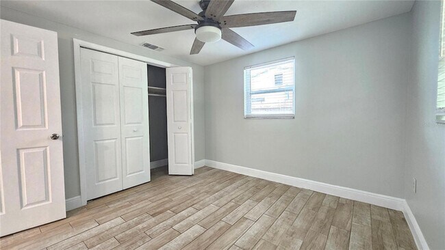 Building Photo - 6412 Pawling Ave