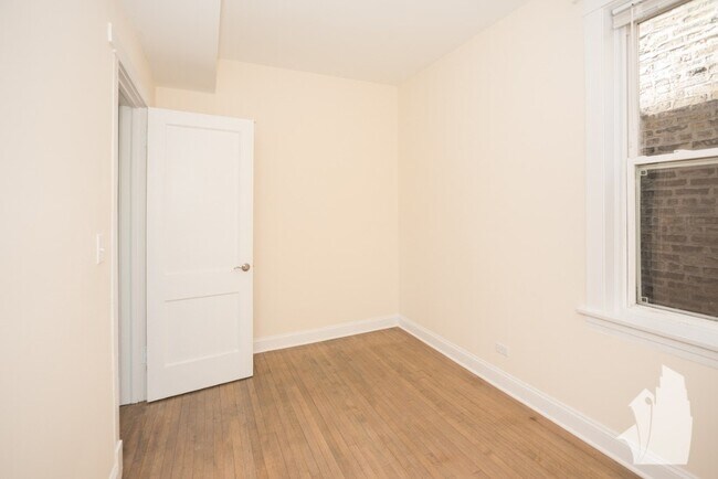Building Photo - 2814.2F N Troy St