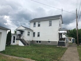 Building Photo - 1018 College St