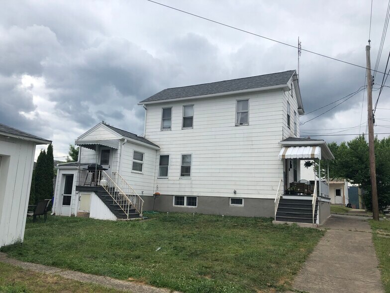 Primary Photo - 1018 College St
