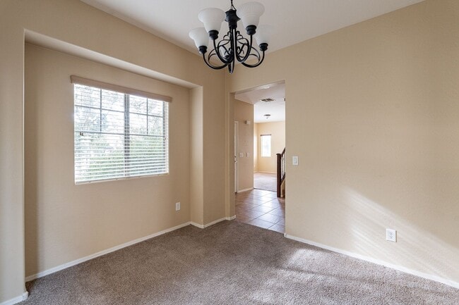 Building Photo - 3 bedroom home in Surprise