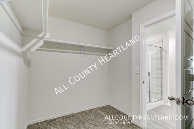 Building Photo - 3425 Molly Dr