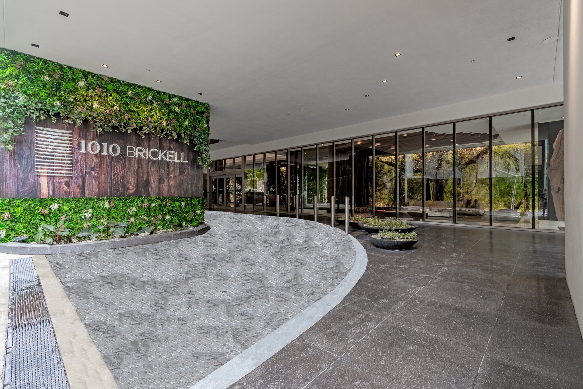 Building Photo - 1010 Brickell Ave