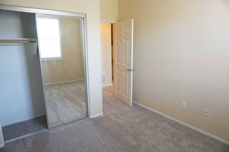 Building Photo - 20406 Paseo Cresta