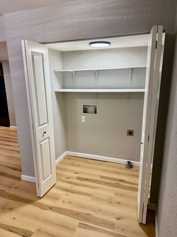 Building Photo - 204 W Wesley Dr