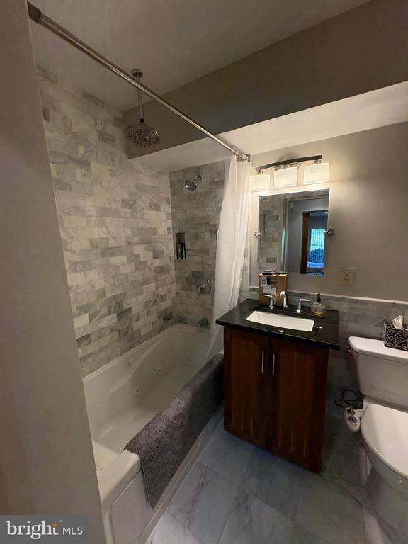 Building Photo - 1600 Prince St