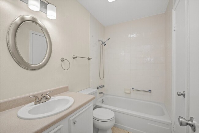 Building Photo - 11540 Chimney Rock Rd