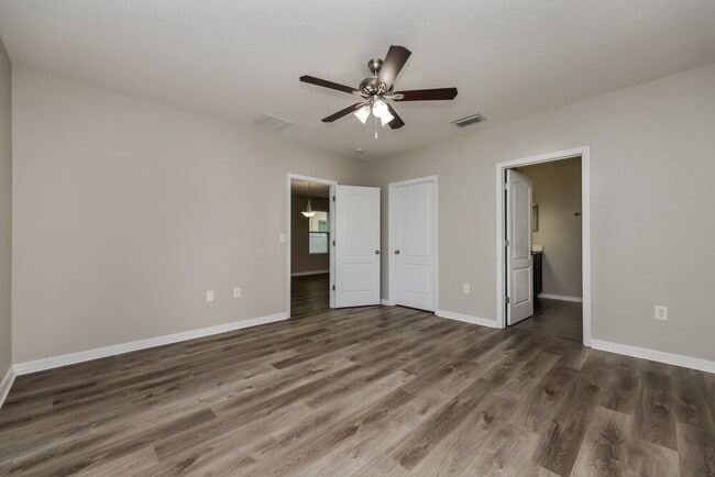 Building Photo - 10529 Whispering Hammock Dr