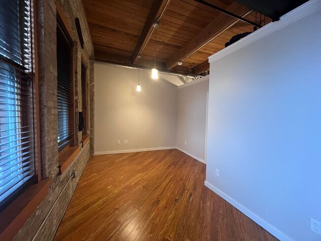 Building Photo - Gorgeous Loft Downtown Grand Rapids