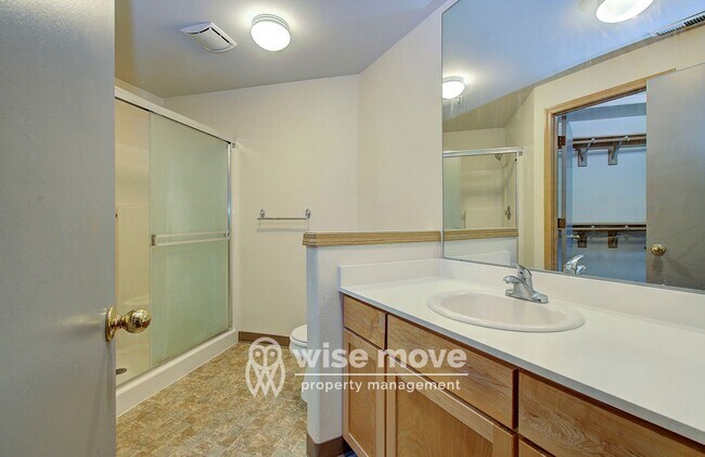 Building Photo - 809 SE 135th Ct