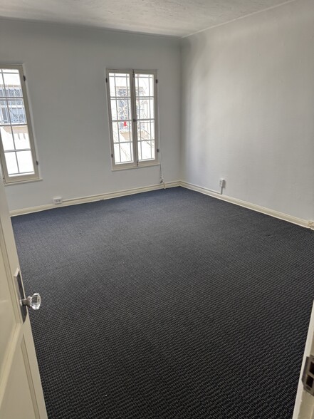 Building Photo - 7940 Blackburn Ave