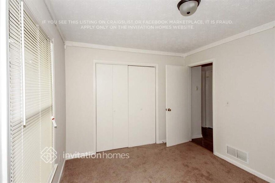 Building Photo - 2489 Forest Dale Dr