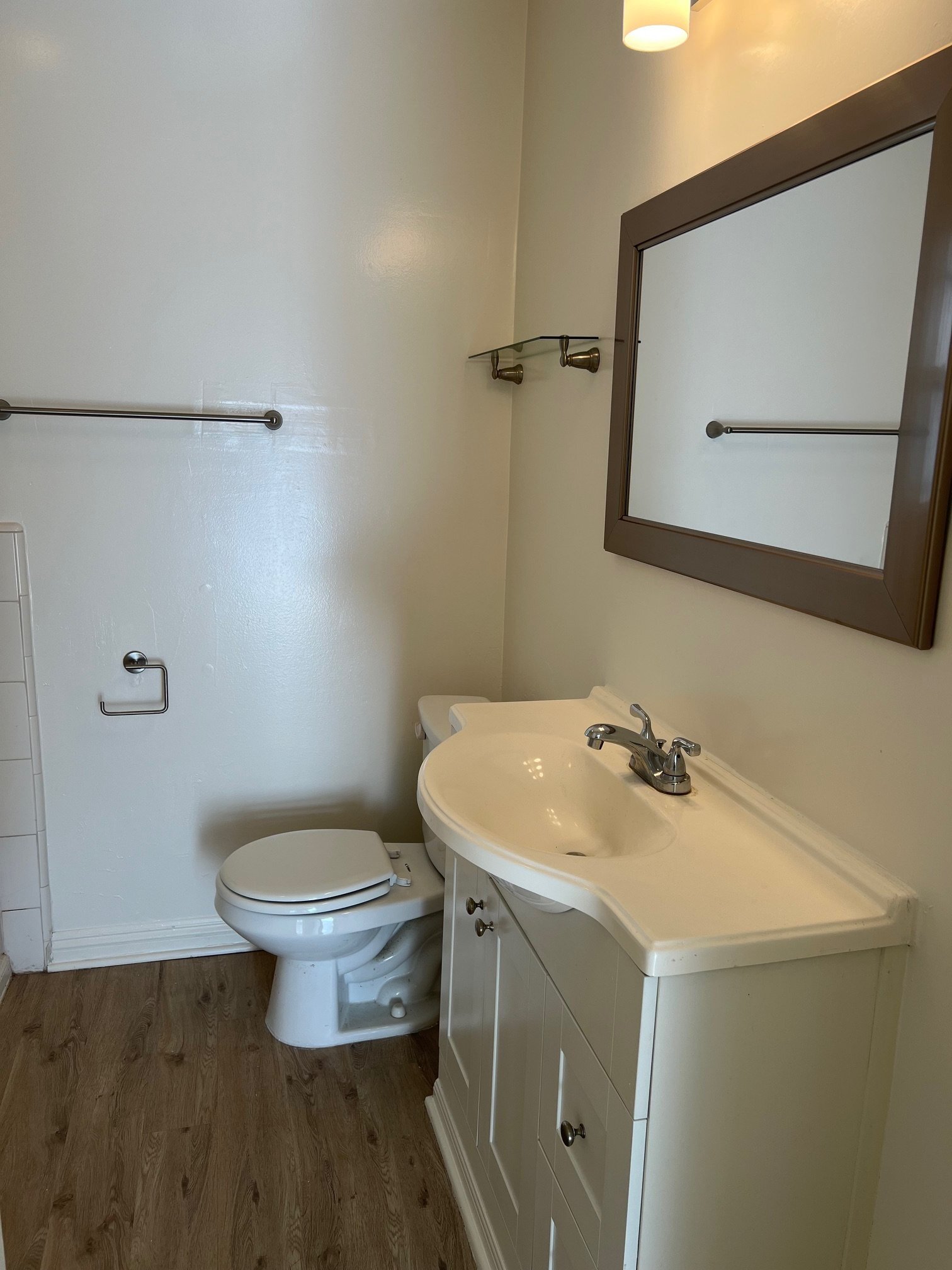 Building Photo - 1114 4/5 Tamarind Ave