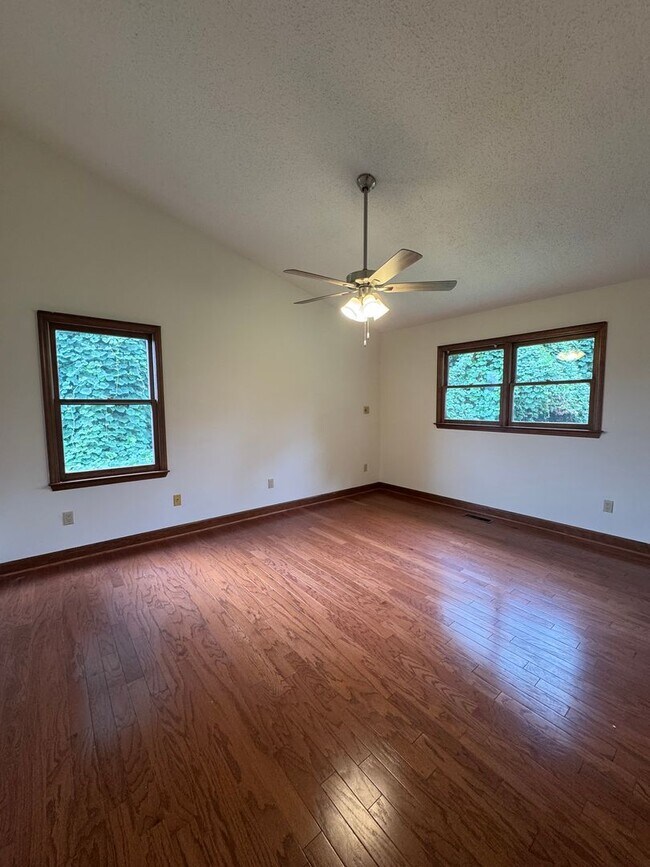 Building Photo - 257 Ponderosa Cir