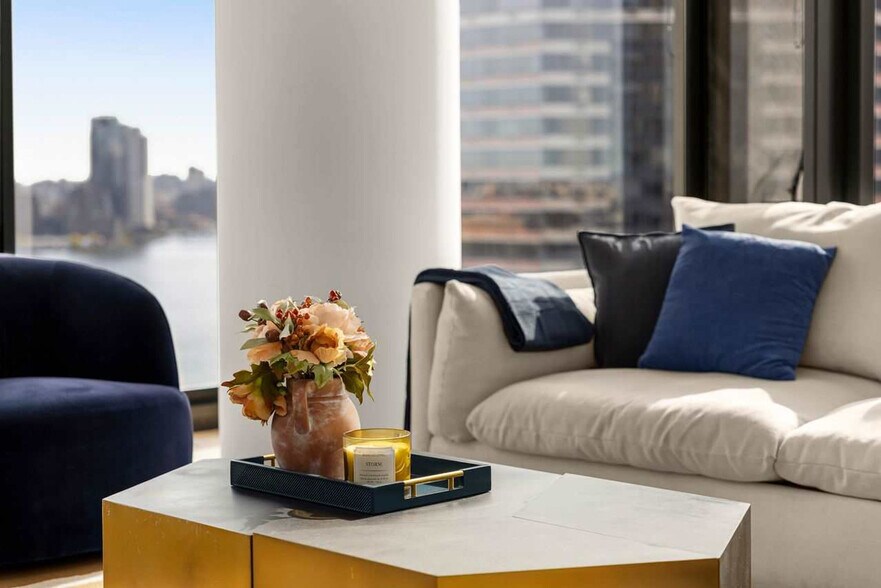 Building Photo - 685 1st Ave