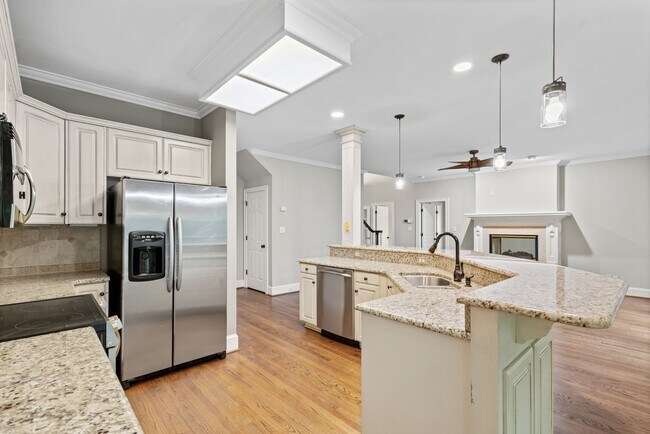 Building Photo - 3833 Denmeade Dr