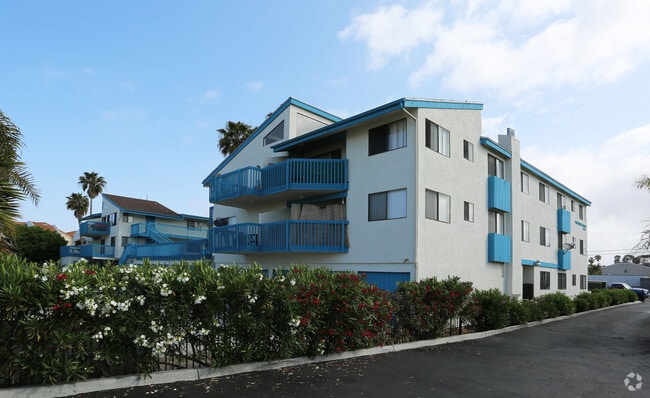 Building Photo - Hightower Manor