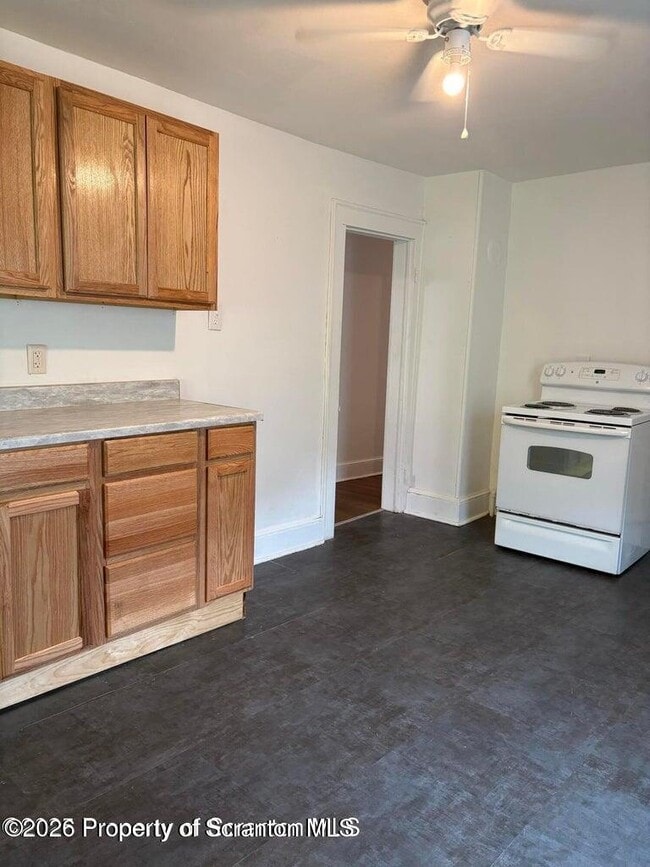 Building Photo - 1017 Main St